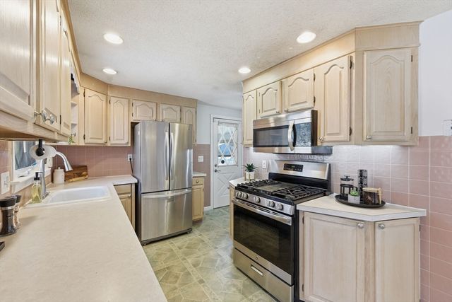 176 Silvin Road, Chicopee, MA 01013