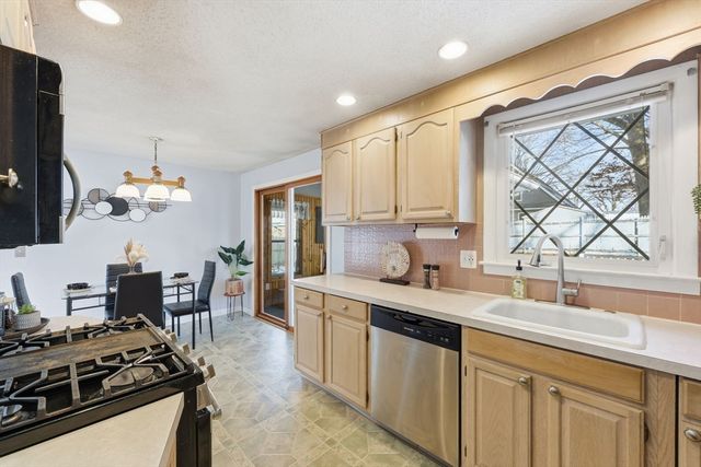 176 Silvin Road, Chicopee, MA 01013