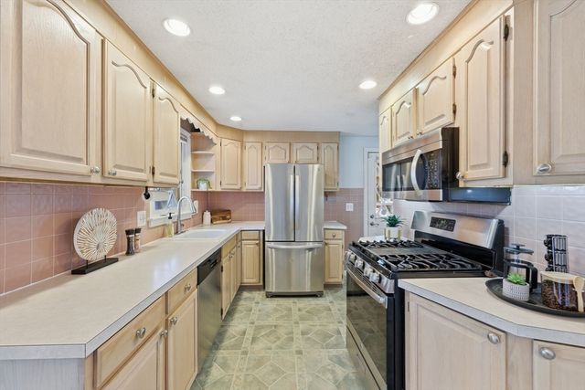 176 Silvin Road, Chicopee, MA 01013