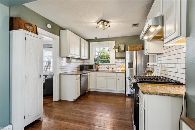 62 Randolph RD, Newport News, VA 23601