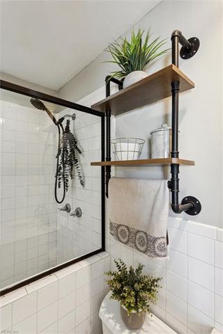 62 Randolph RD, Newport News, VA 23601