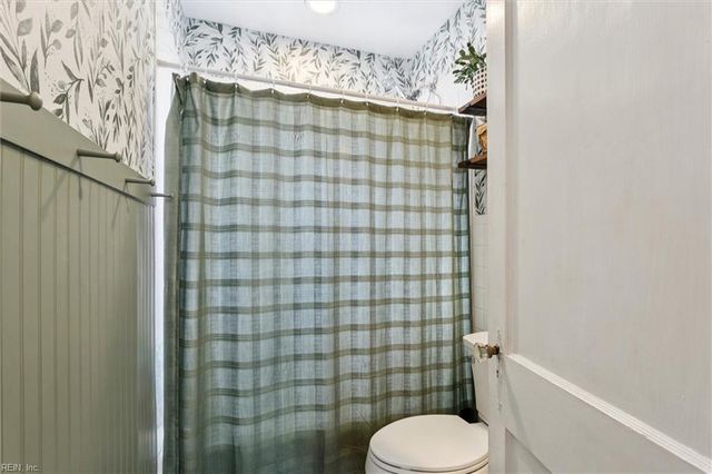 62 Randolph RD, Newport News, VA 23601