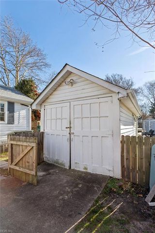 62 Randolph RD, Newport News, VA 23601