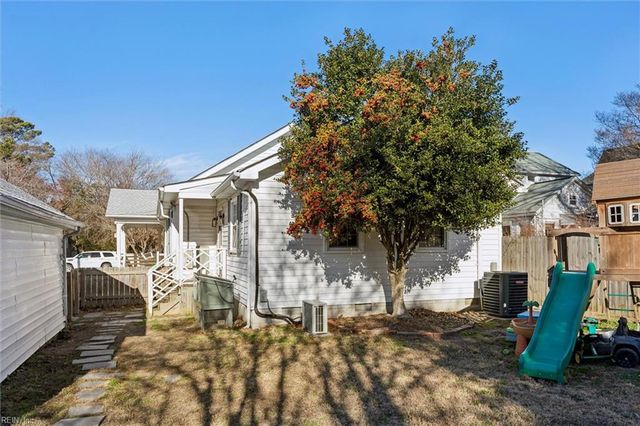 62 Randolph RD, Newport News, VA 23601