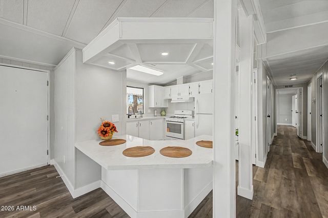 558 S DESERT VIEW Drive, Apache Junction, AZ 85120