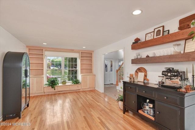 203 Conifer Crest Way, Eatontown, NJ 07724