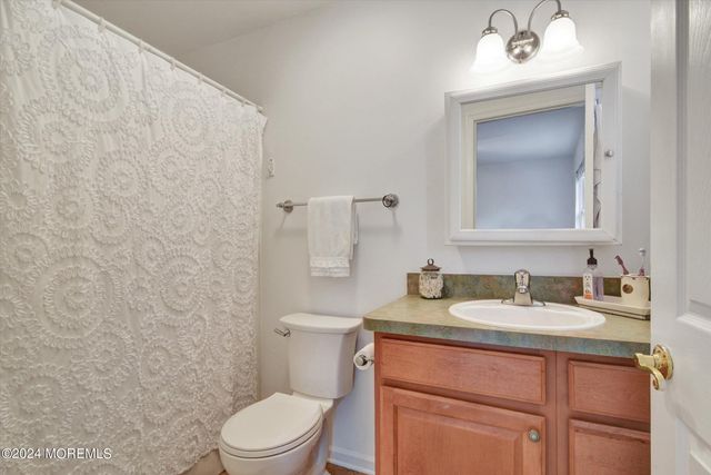 203 Conifer Crest Way, Eatontown, NJ 07724