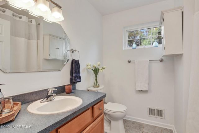 203 Conifer Crest Way, Eatontown, NJ 07724
