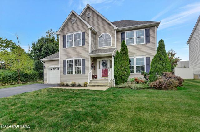 203 Conifer Crest Way, Eatontown, NJ 07724