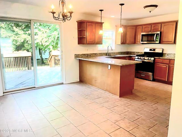 203 Conifer Crest Way, Eatontown, NJ 07724