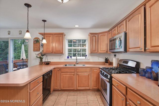 203 Conifer Crest Way, Eatontown, NJ 07724