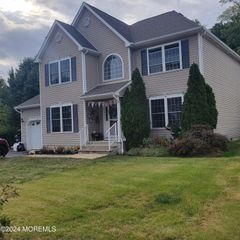 203 Conifer Crest Way, Eatontown, NJ 07724