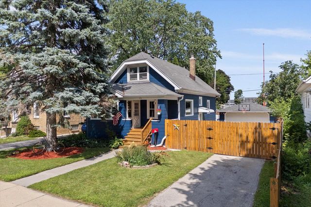 916 S 85th STREET, West Allis, WI 53214