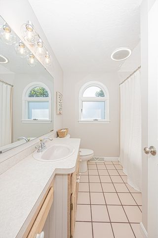 60 Justine Rd, Plymouth, MA 02360