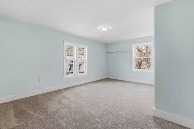 8 Hammatt St 1, Ipswich, MA 01938