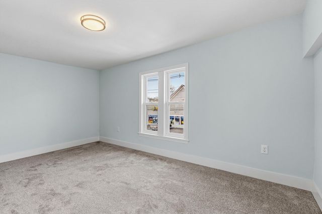 8 Hammatt St 1, Ipswich, MA 01938