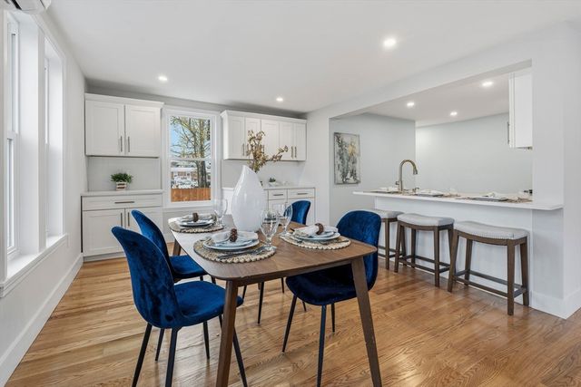 8 Hammatt St 1, Ipswich, MA 01938