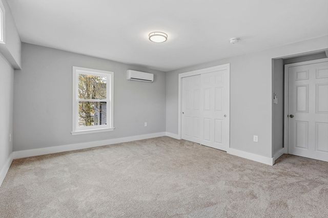 8 Hammatt St 1, Ipswich, MA 01938