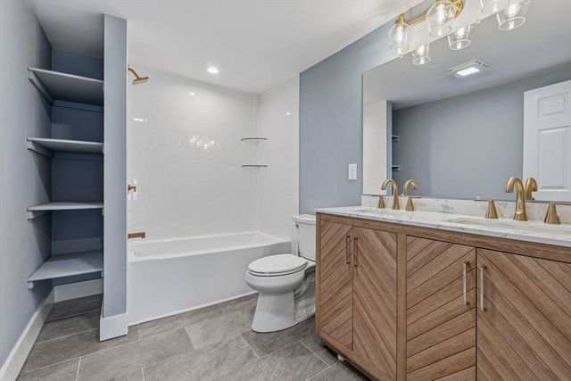 8 Hammatt St 1, Ipswich, MA 01938