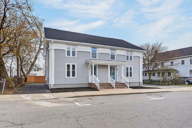 8 Hammatt St 1, Ipswich, MA 01938