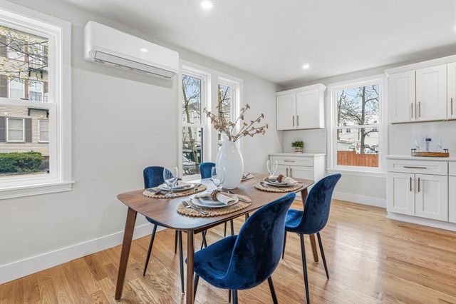 8 Hammatt St 1, Ipswich, MA 01938