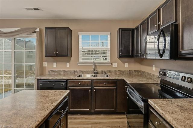 3855 Foliage Drive, Winston-salem, NC 27101
