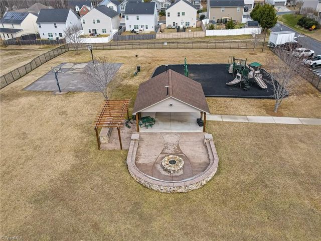 3855 Foliage Drive, Winston-salem, NC 27101