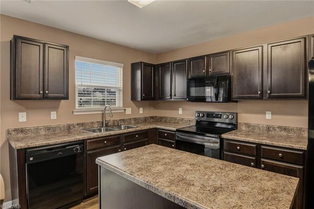 3855 Foliage Drive, Winston-salem, NC 27101