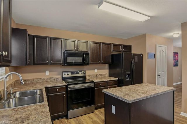 3855 Foliage Drive, Winston-salem, NC 27101