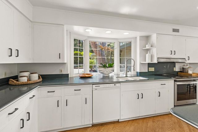 147 Mapache Drive, Portola Valley, CA 94028