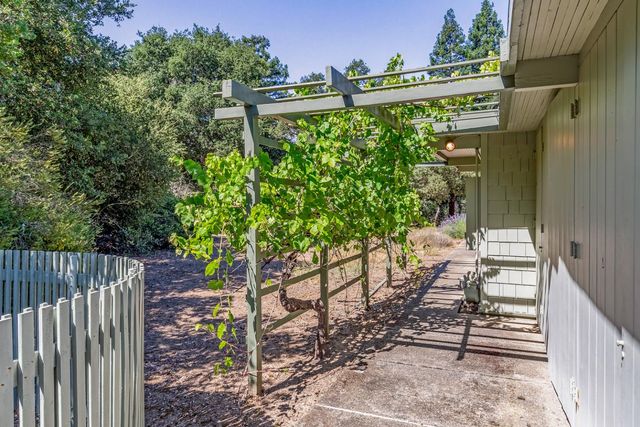 147 Mapache Drive, Portola Valley, CA 94028