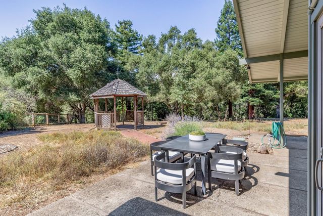 147 Mapache Drive, Portola Valley, CA 94028