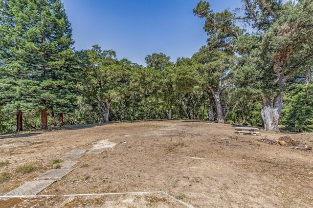 147 Mapache Drive, Portola Valley, CA 94028