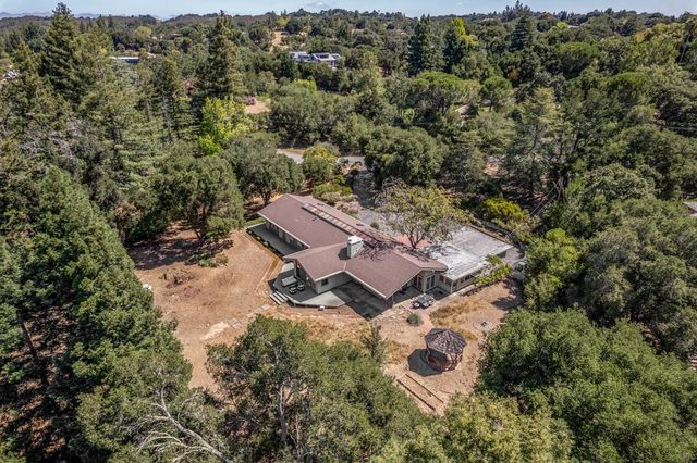 147 Mapache Drive, Portola Valley, CA 94028