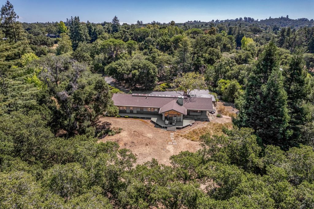 147 Mapache Drive, Portola Valley, CA 94028