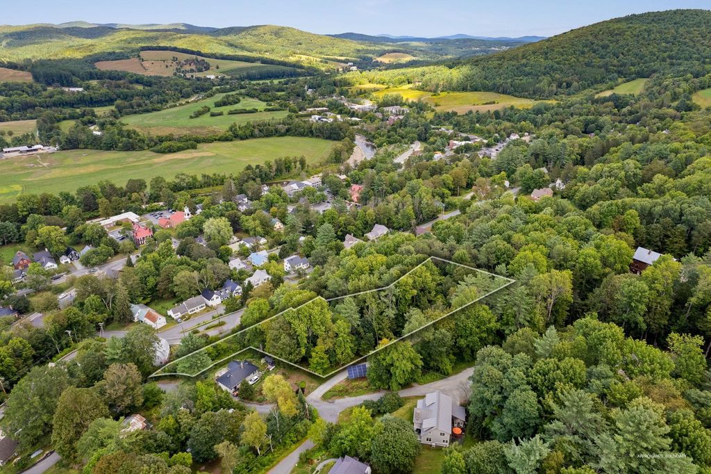 2 Highland Avenue, Woodstock, VT 05091