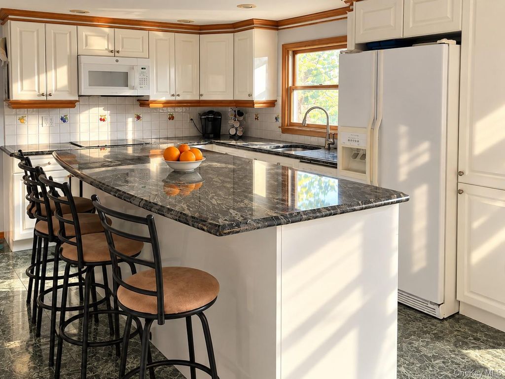 32 Washington Heights Street, Selden, NY 11784 — photo 4