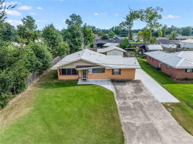 1409 Lourdes St Street, Sulphur, LA 70663