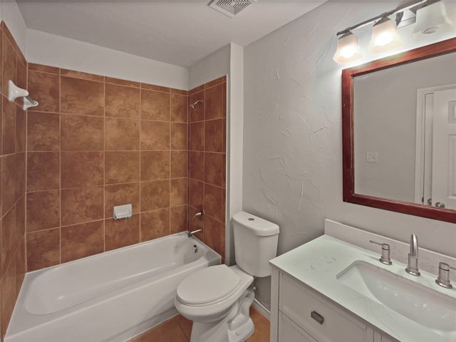 815 Creekstone Court, Cedar Hill, TX 75104