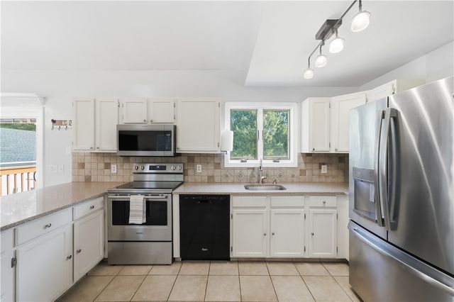 218 Shannock Hill Road, Richmond, RI 02892