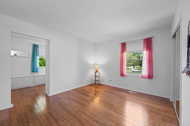 881 Woodhollow Lane, Buffalo Grove, IL 60089