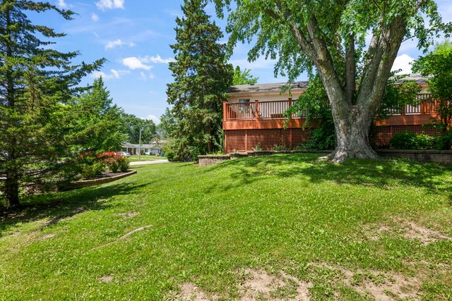 881 Woodhollow Lane, Buffalo Grove, IL 60089