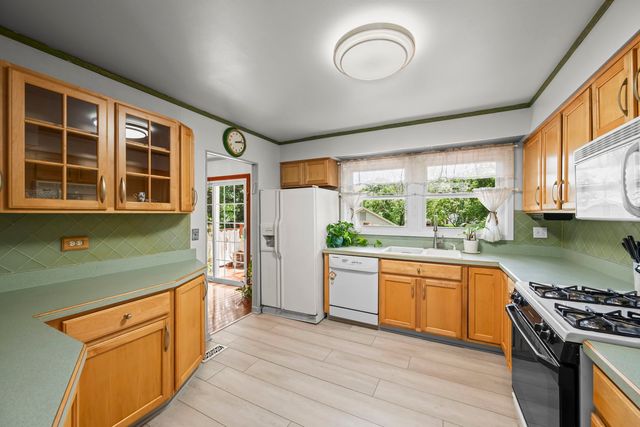 881 Woodhollow Lane, Buffalo Grove, IL 60089