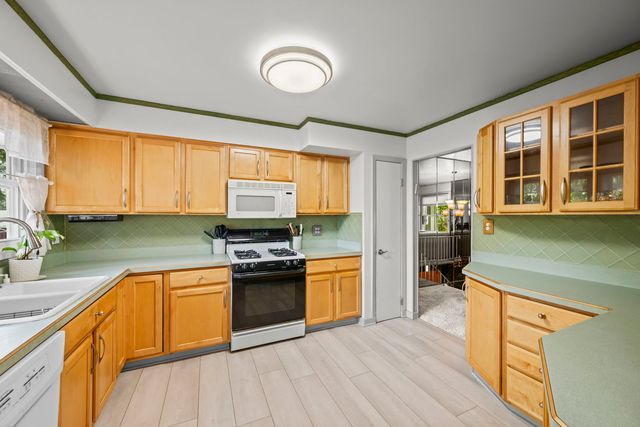 881 Woodhollow Lane, Buffalo Grove, IL 60089