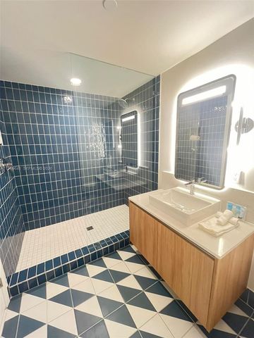 159 NE 6th St 1806, Miami, FL 33132