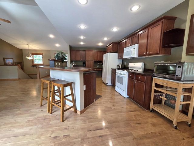 W7918 Payton Drive, Pardeeville, WI 53954