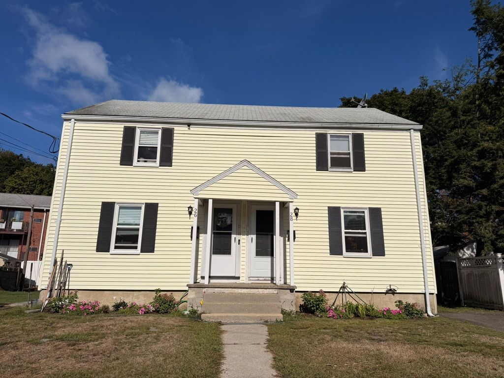 26-28 Hamilton Rd 26, Wakefield, MA 01880