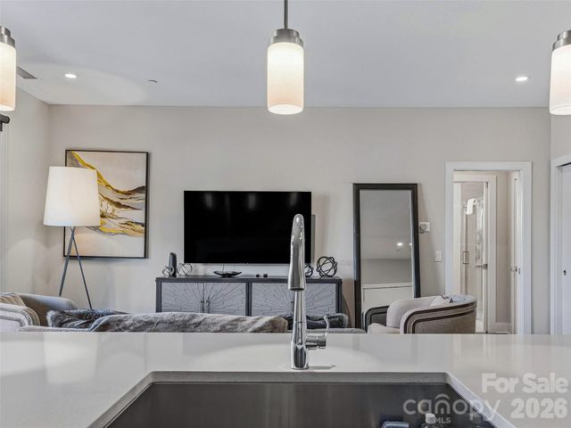 145 Biltmore Avenue Unit 403, Asheville, NC 28801