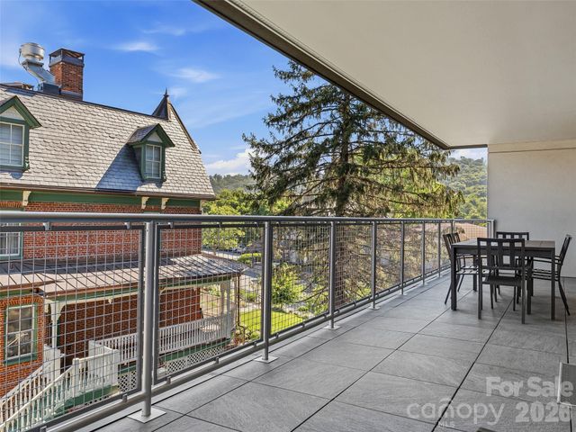 145 Biltmore Avenue Unit 403, Asheville, NC 28801