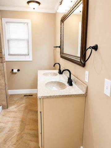 818 S Spring St, Manchester, TN 37355